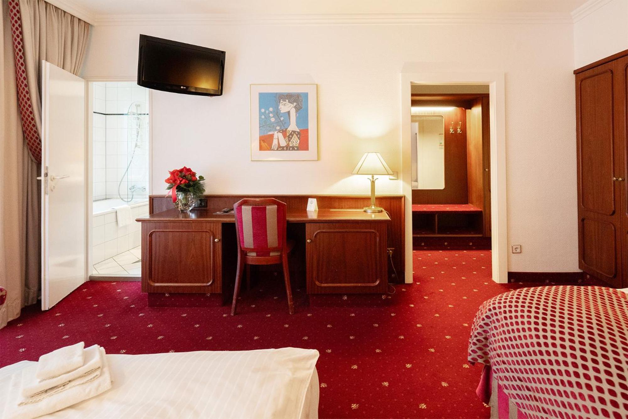 Bernstein Hotel Villa Kastania Berlin Exterior photo