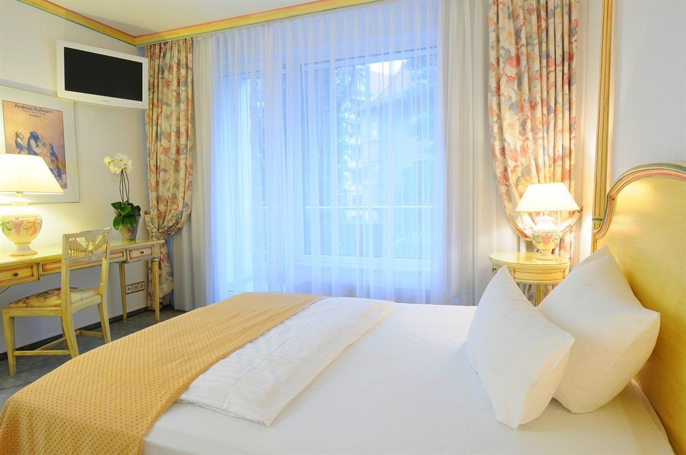 Bernstein Hotel Villa Kastania Berlin Exterior photo